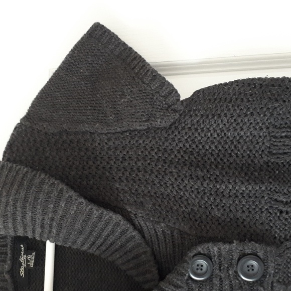 Women's Sweater - Picture 3 of 9